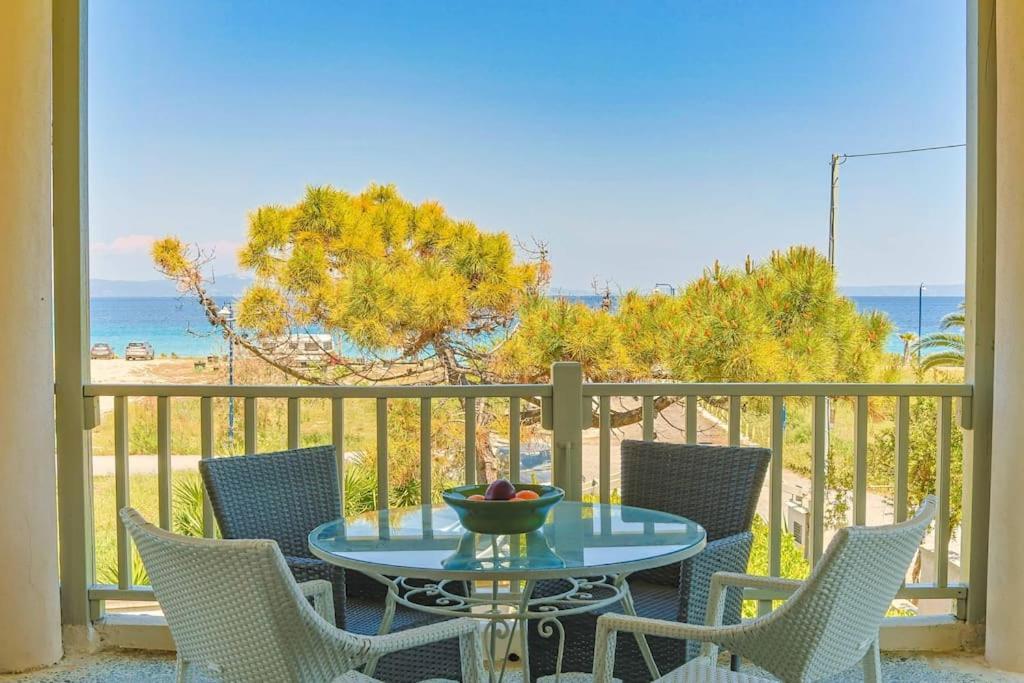 הוילה אפיטוס The Bright House By The Sea מראה חיצוני תמונה