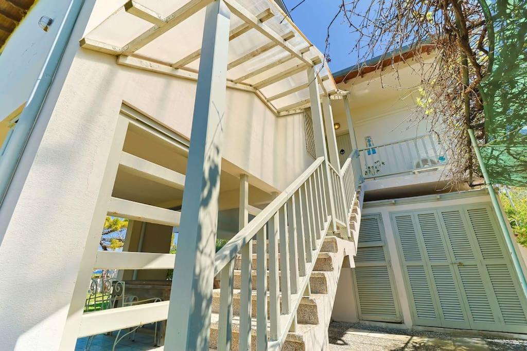 הוילה אפיטוס The Bright House By The Sea מראה חיצוני תמונה